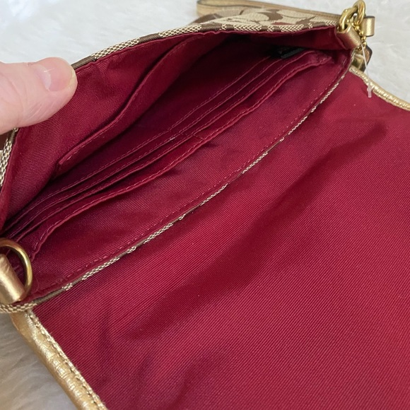 COACH SECRET ADMIRER LARGE FLAP WRISTLET WALLET 46934 - Picture 6 of 15